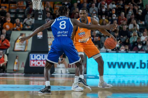 或传记不同 或传记不同